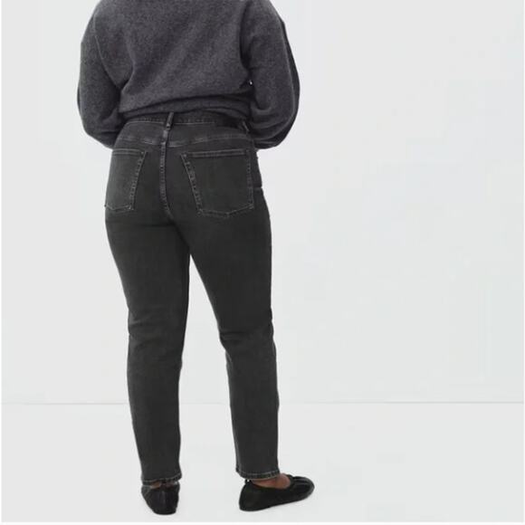 NEW Everlane The Curvy '90s Cheeky® Straight Jeans in Washed Black Size 32 - Picture 3 of 12